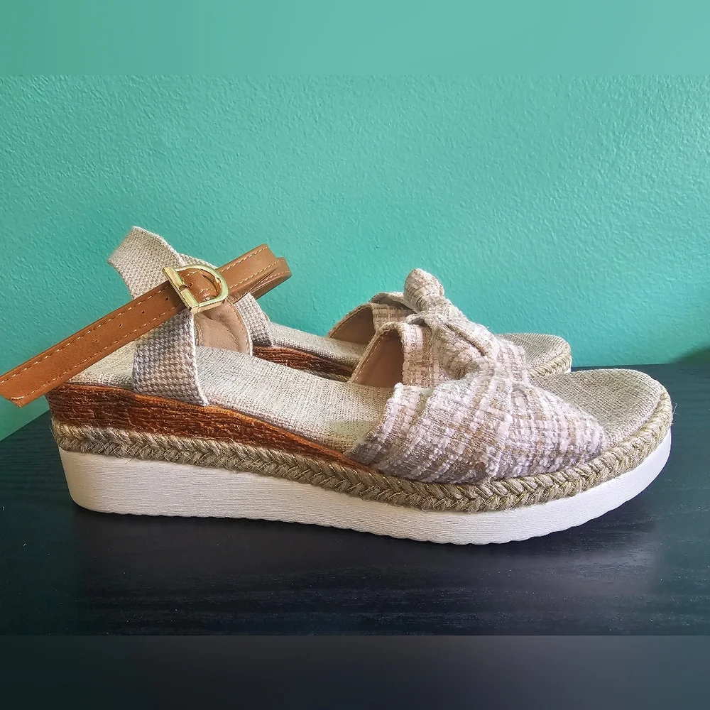 Women's Tan and Cream Espadrille Sandals Women's Size 38 NWOT